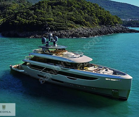 Luxury Yacht B